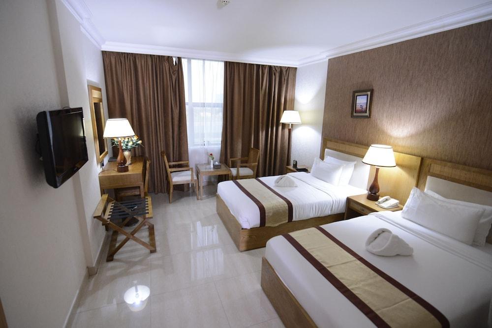 Center Hotel 4*