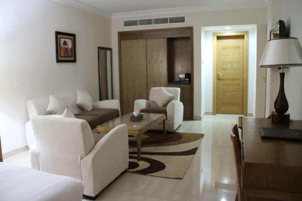 Center Hotel