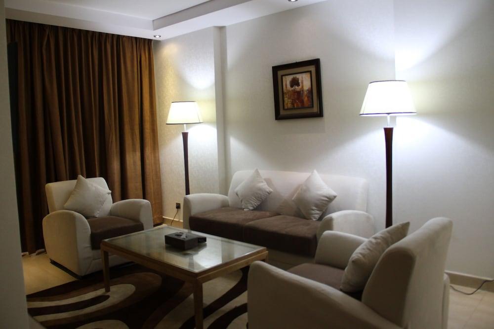 Center Hotel
