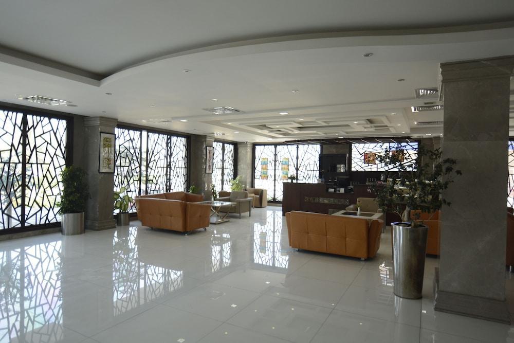 Center Hotel Mawalih